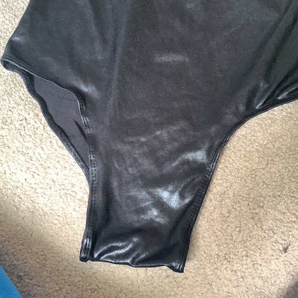 Large - Picture 3 of 3